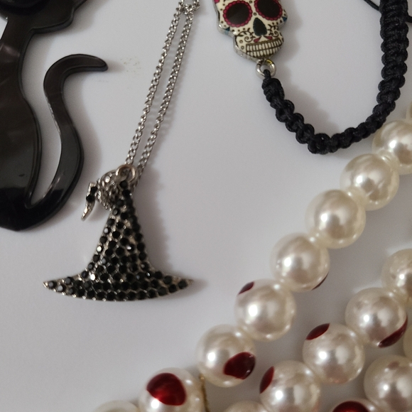13 Pc Halloween Gothic Jewelry Lot Chokers Necklace Bracelet Skulls Cross Pearl - Picture 11 of 16